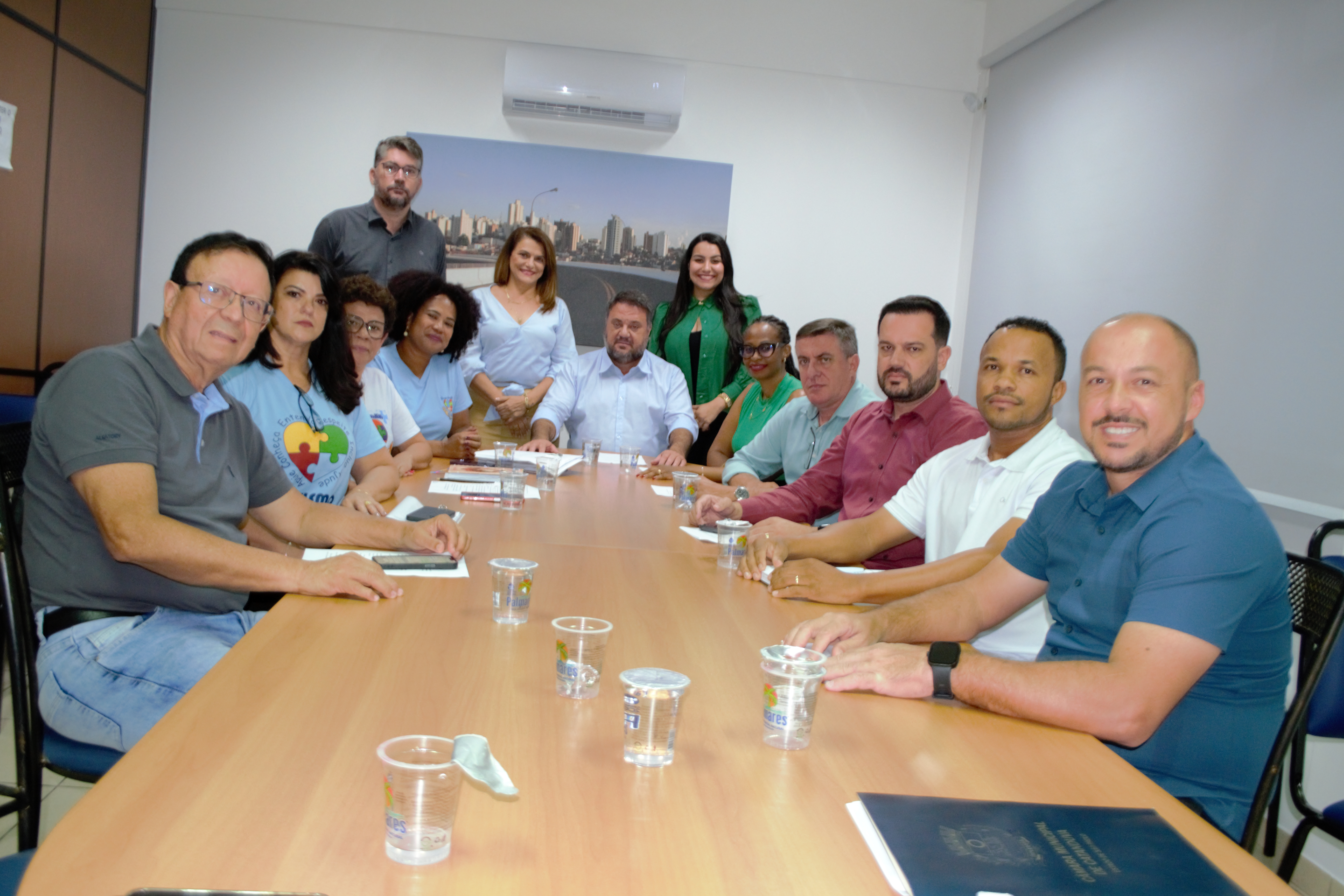 Vereadores atendem Grupo TEApoio, mães e familiares de pessoas com transtorno do espectro autista