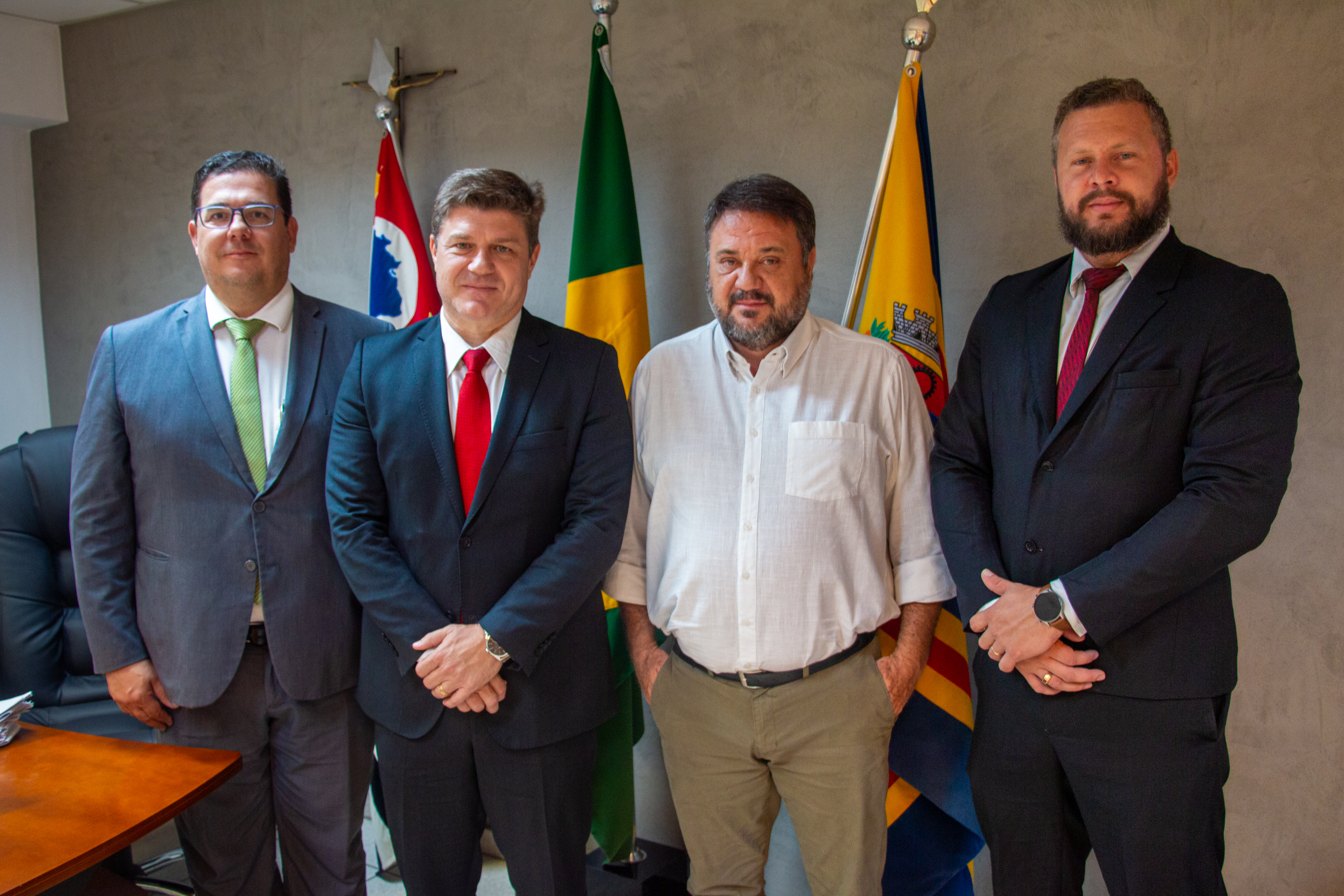 Vereadores da Câmara recebem representantes da OAB Catanduva